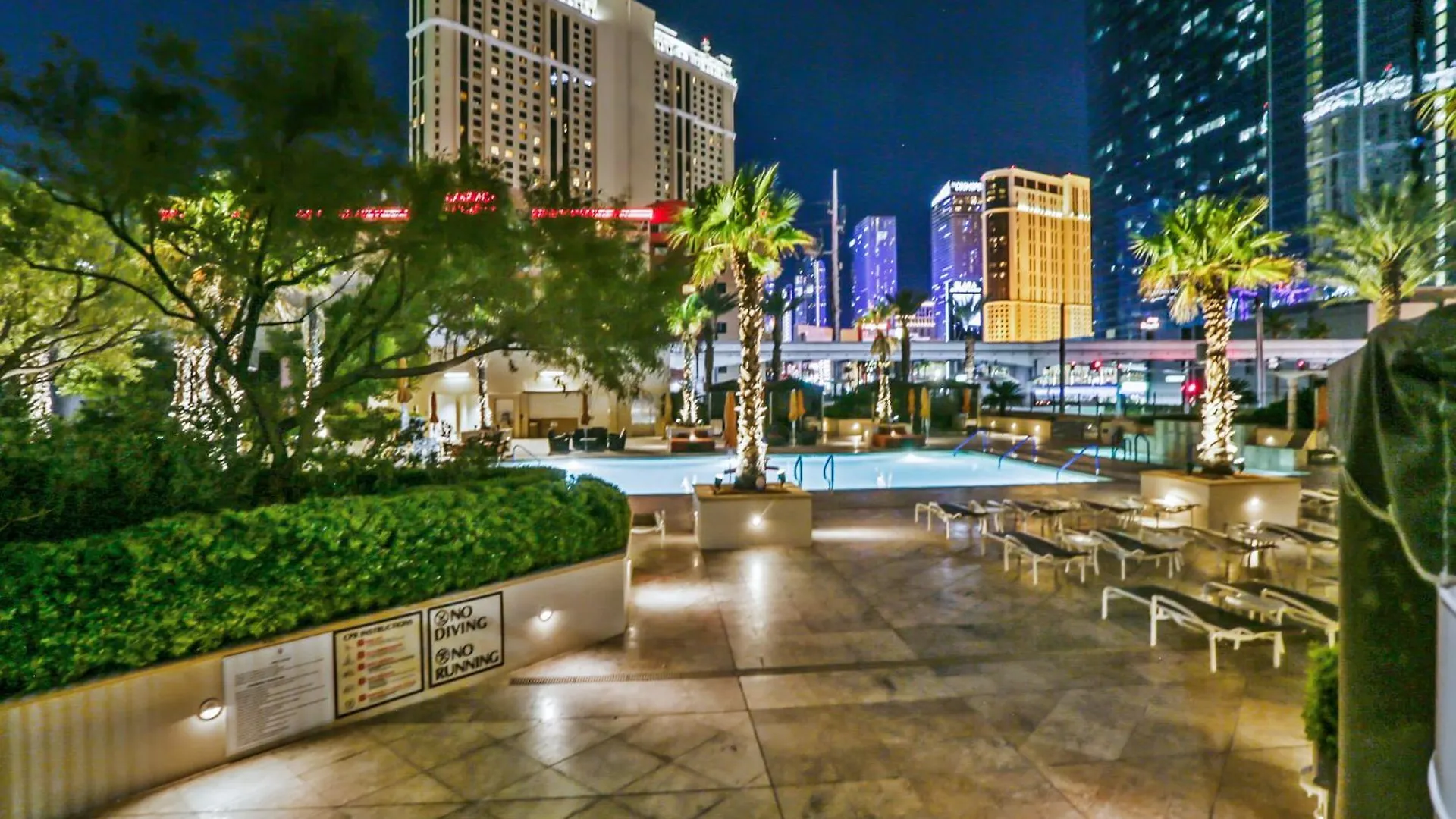 Mgm Signature Deluxe Balcony Strip View Suite Las Vegas Aparthotel