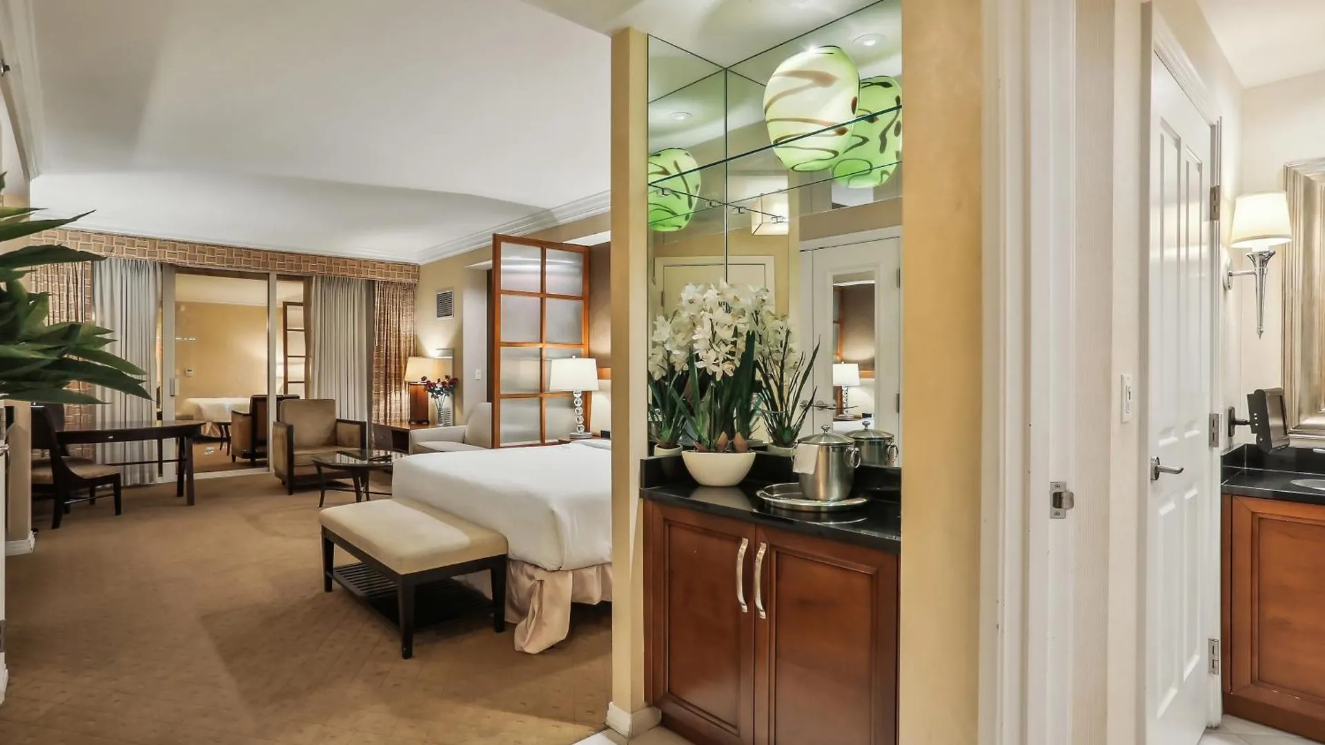 Mgm Signature Deluxe Balcony Strip View Suite Las Vegas Aparthotel