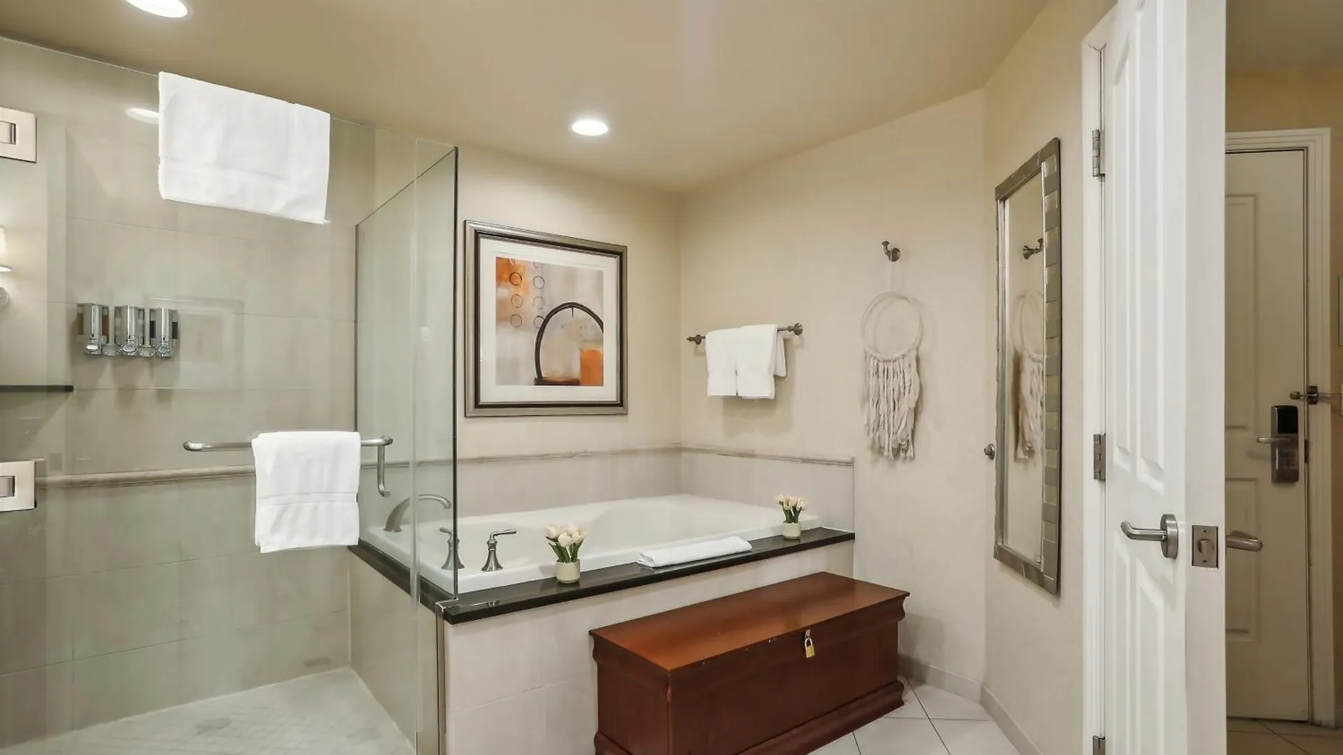 Mgm Signature Deluxe Balcony Strip View Suite Las Vegas United States
